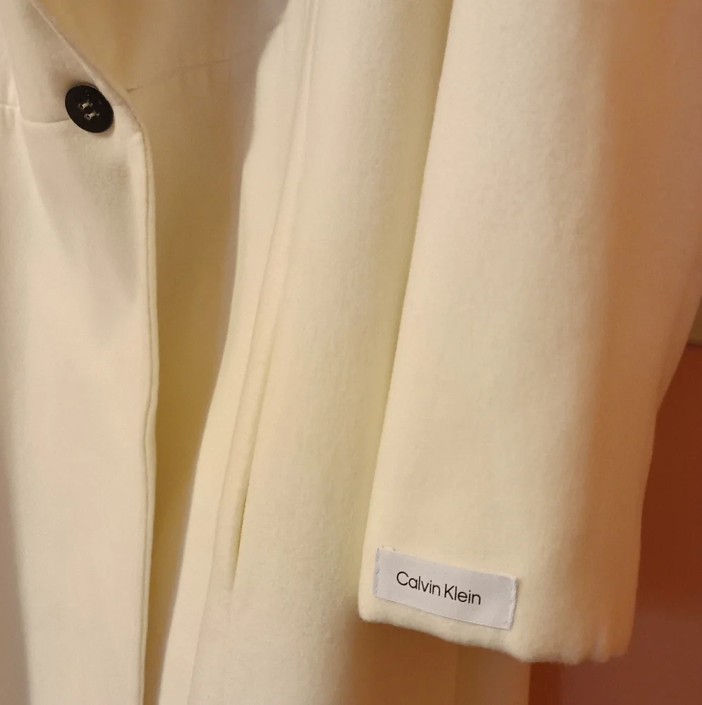 Elegant Like Wool Calvin Klein Women's White Coat, size XL - Picture 5 of 16